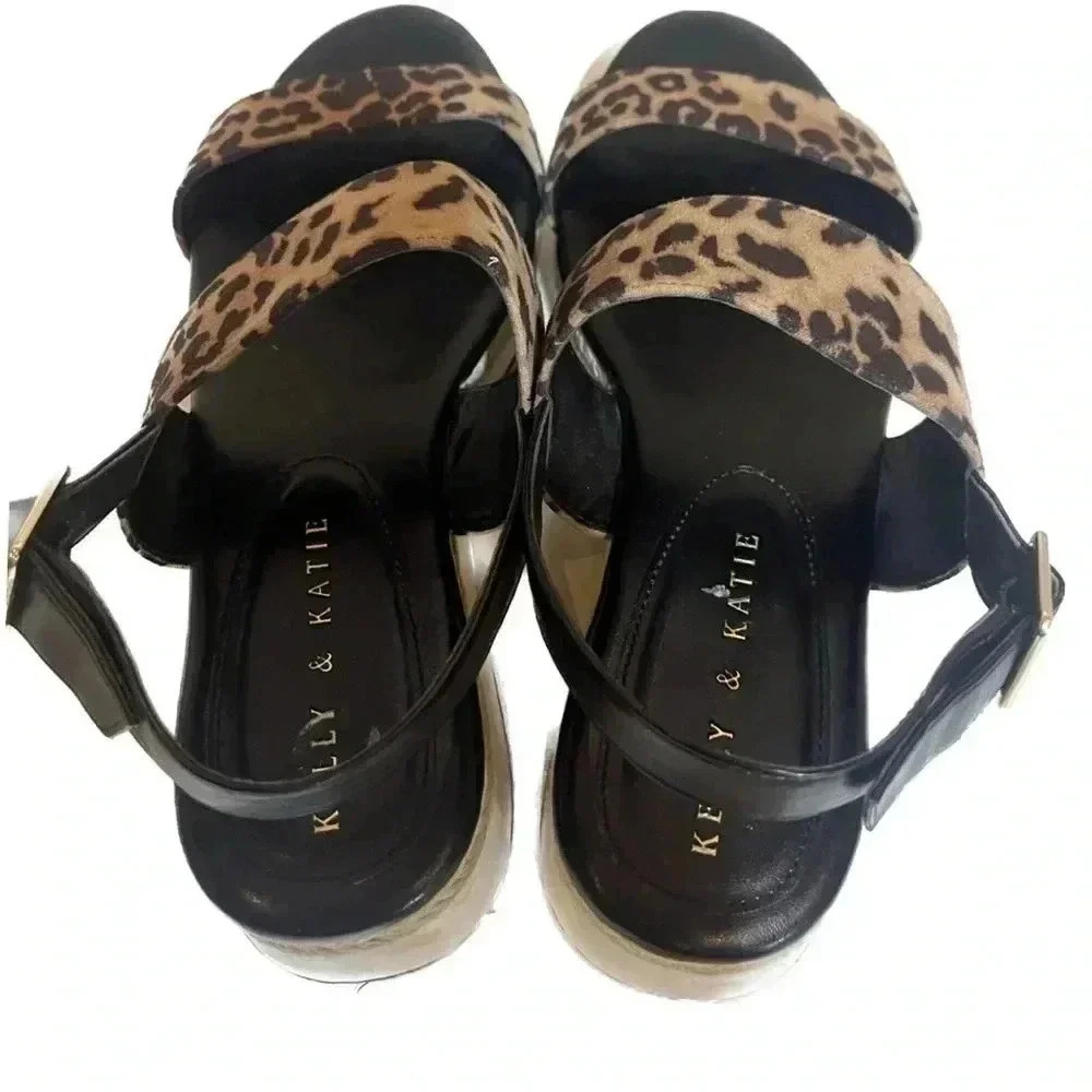 Kelly & Katie animal print 2 inch sandals 10M
